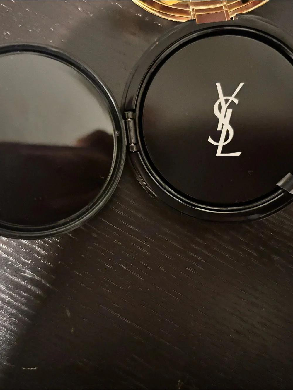 Yves Saint Laurent Skin Affair Soft Glow Cushion Foundation - Nude/Gold
